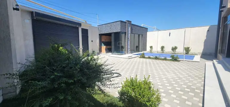Satılır 4 otaqlı həyət evi 200 m²