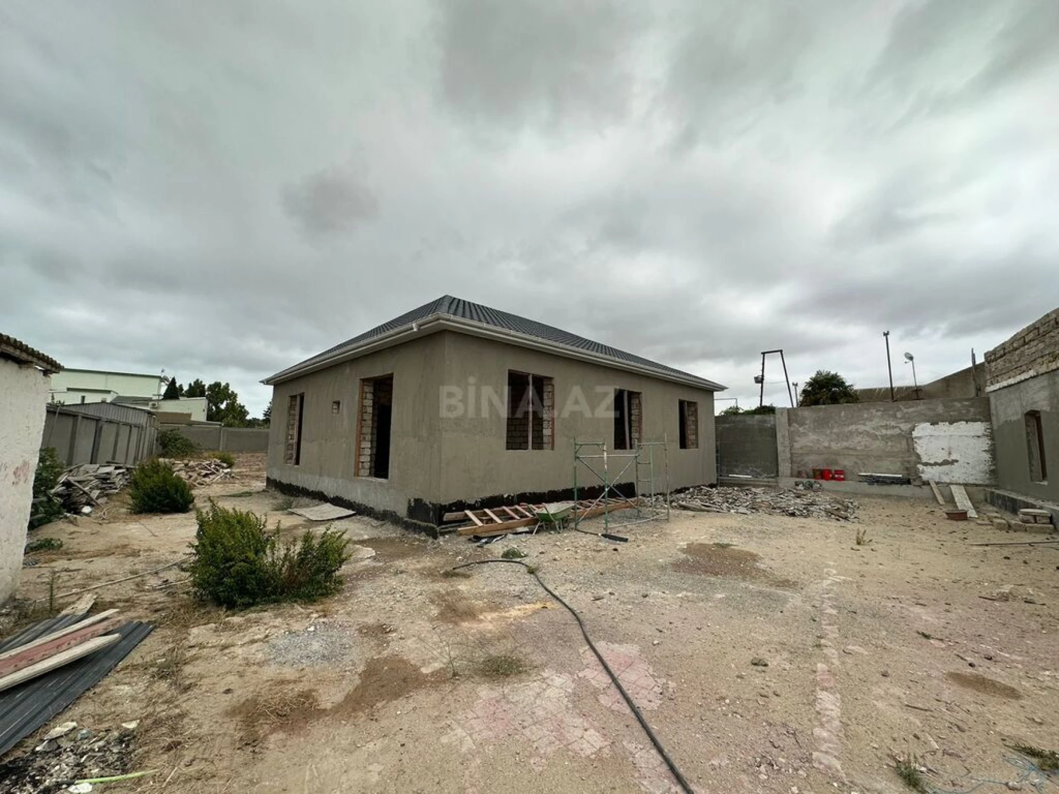 Satılır torpaq sahəsi 12 m²