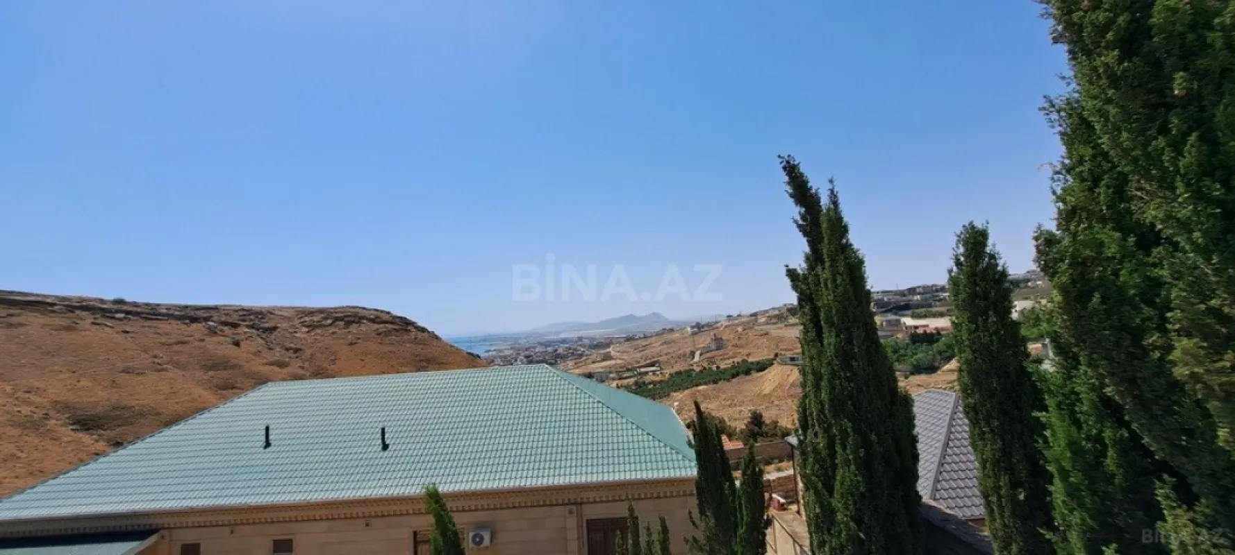 Satılır 5 otaqlı həyət evi 300 m²