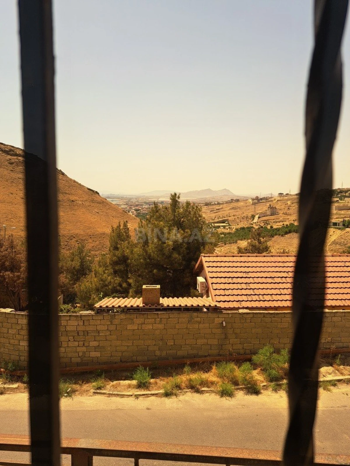 Satılır 5 otaqlı həyət evi 300 m²