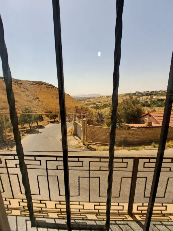 Satılır 5 otaqlı həyət evi 300 m²