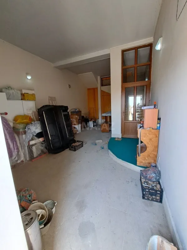 Satılır 5 otaqlı həyət evi 300 m²