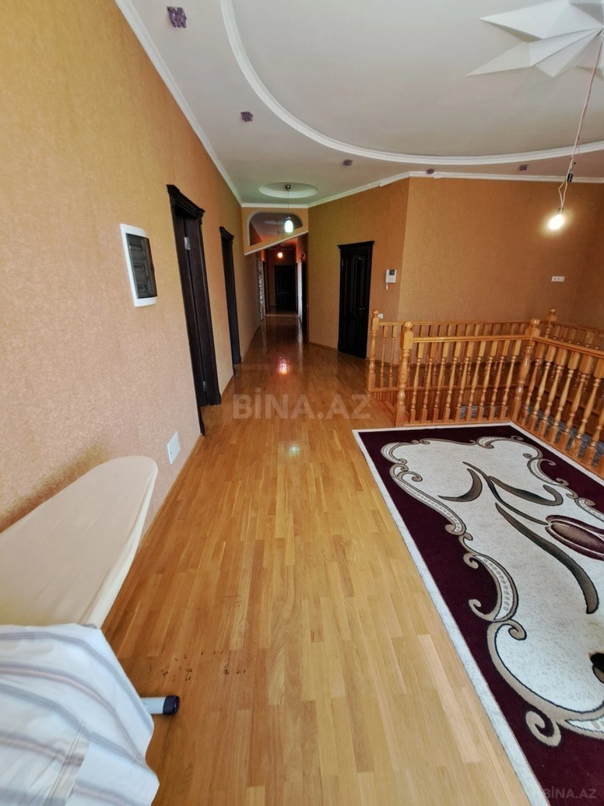 Satılır 5 otaqlı həyət evi 300 m²