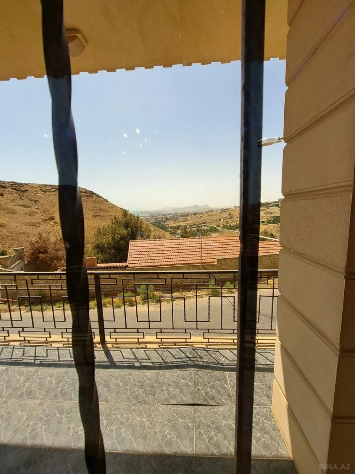 Satılır 5 otaqlı həyət evi 300 m²