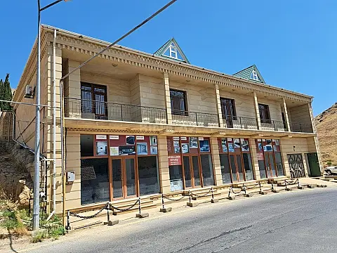Satılır 5 otaqlı həyət evi 300 m² — Bakı, Badamdar 5 otaq 300.00 m²