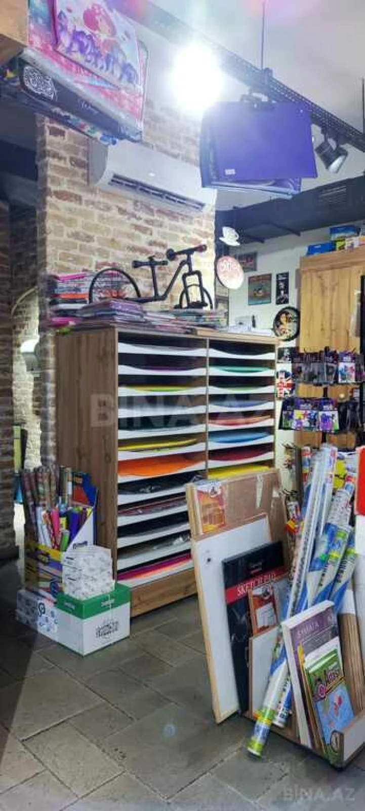 Satılır obyekt 280 m²