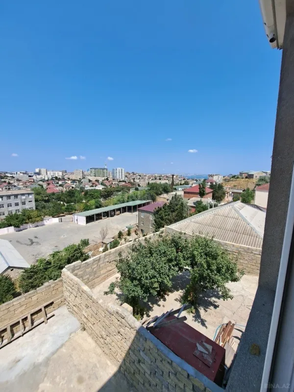 Satılır 5 otaqlı həyət evi 180 m²
