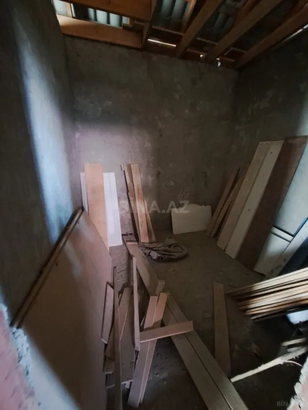 Satılır 5 otaqlı həyət evi 180 m²