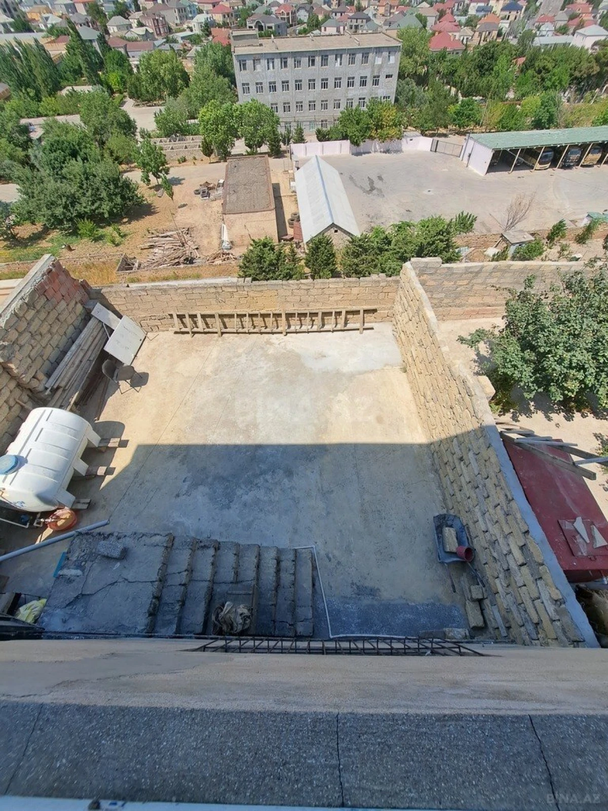 Satılır 5 otaqlı həyət evi 180 m²