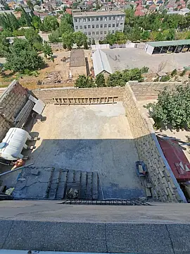 Satılır 5 otaqlı həyət evi 180 m²