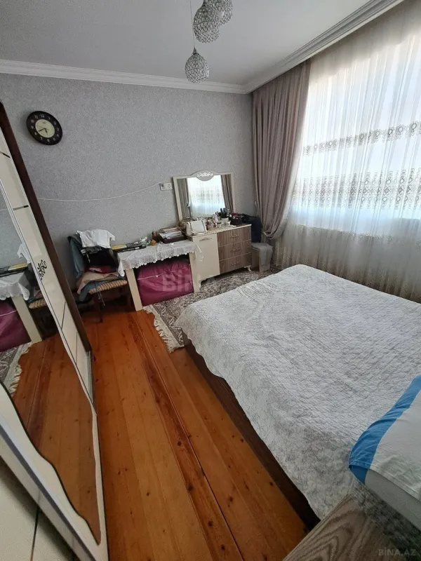 Satılır 5 otaqlı həyət evi 180 m²