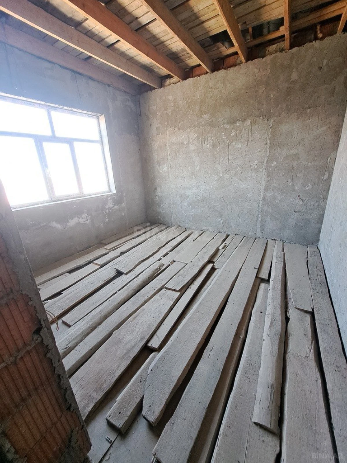 Satılır 5 otaqlı həyət evi 180 m²