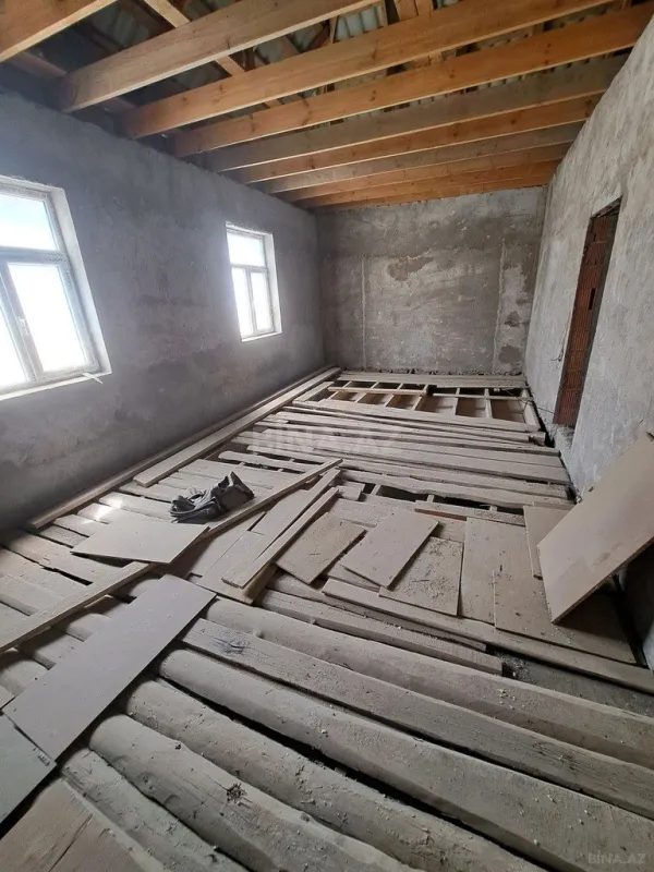 Satılır 5 otaqlı həyət evi 180 m²