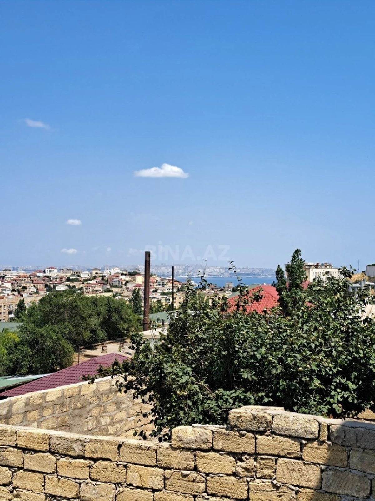 Satılır 5 otaqlı həyət evi 180 m²