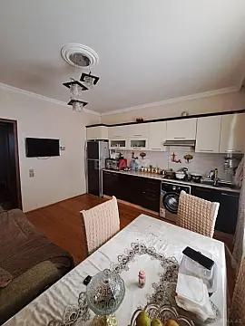Satılır 5 otaqlı həyət evi 180 m²