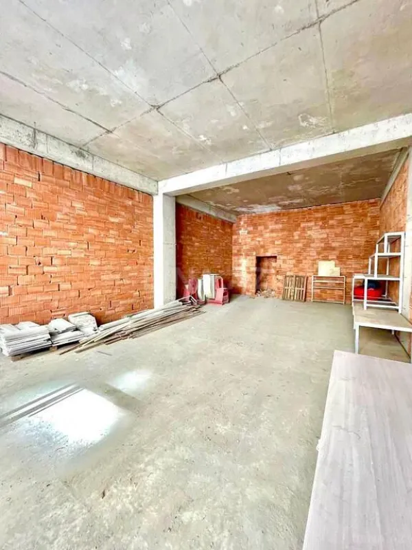 Satılır obyekt 85 m²