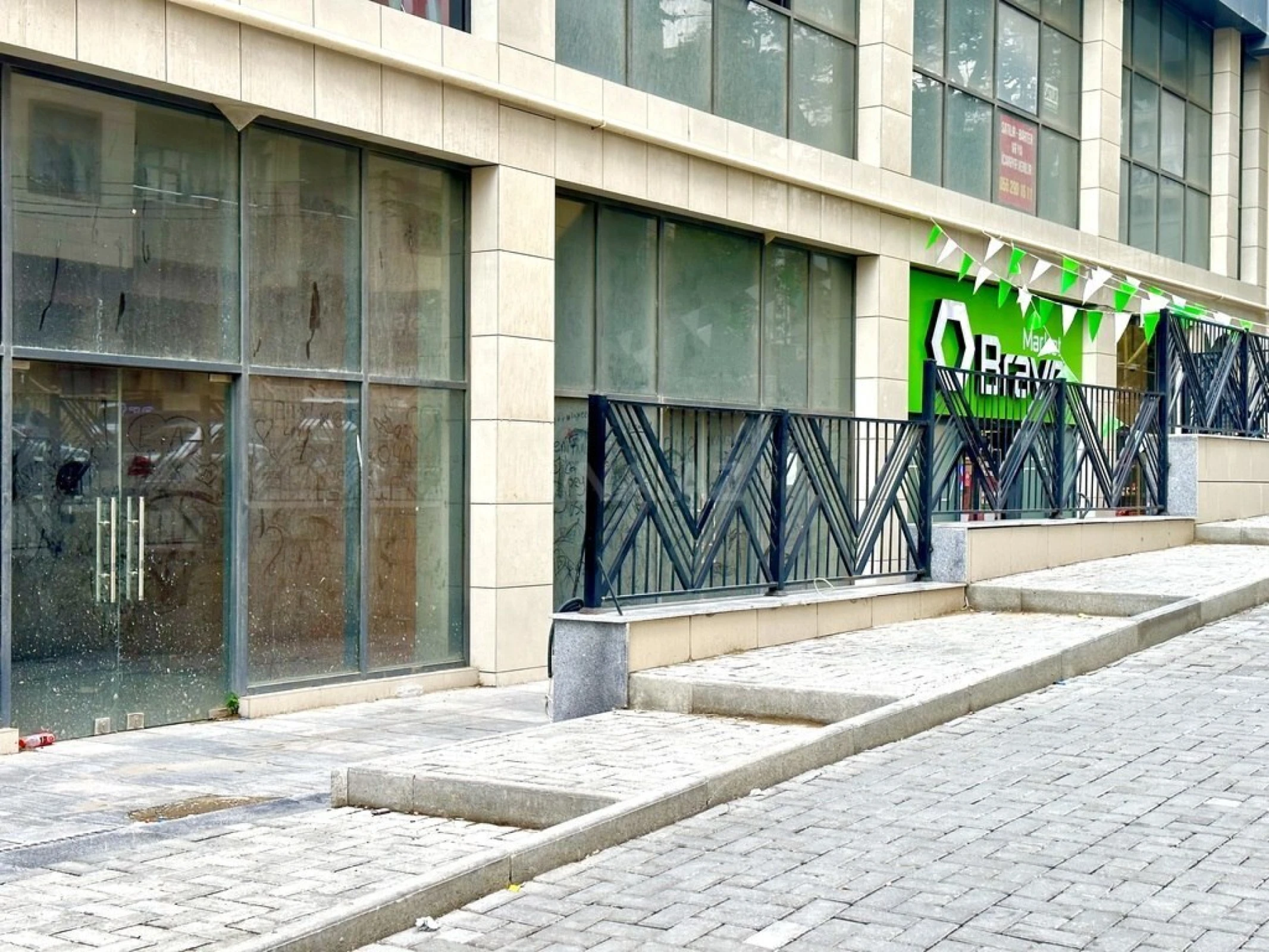 Satılır obyekt 85 m²