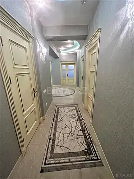 Satılır 4 otaqlı mənzil 215.5 m²