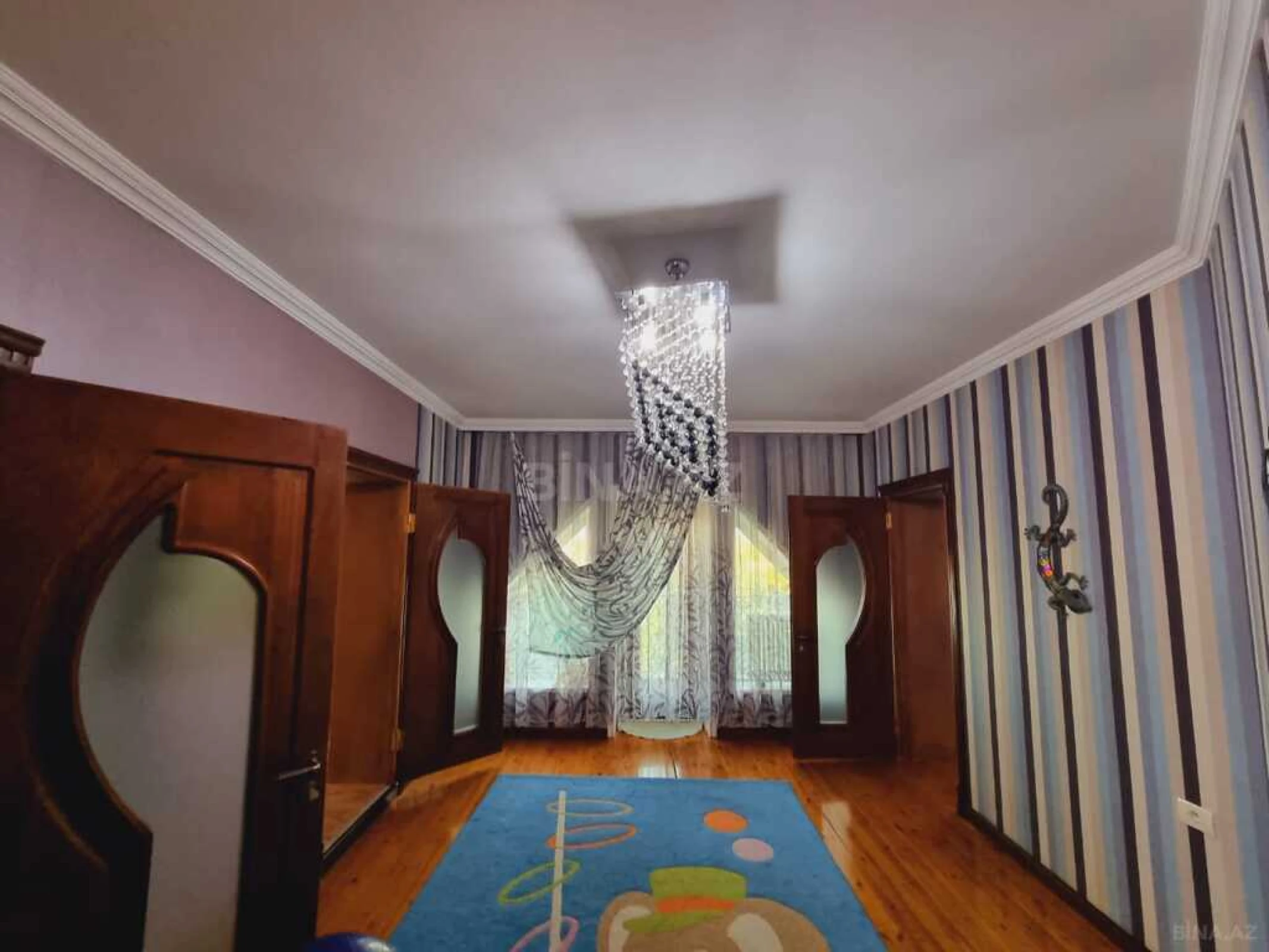 Satılır 6 otaqlı həyət evi 210 m²