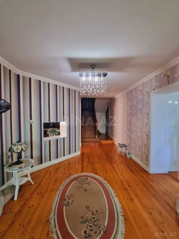 Satılır 6 otaqlı həyət evi 210 m²