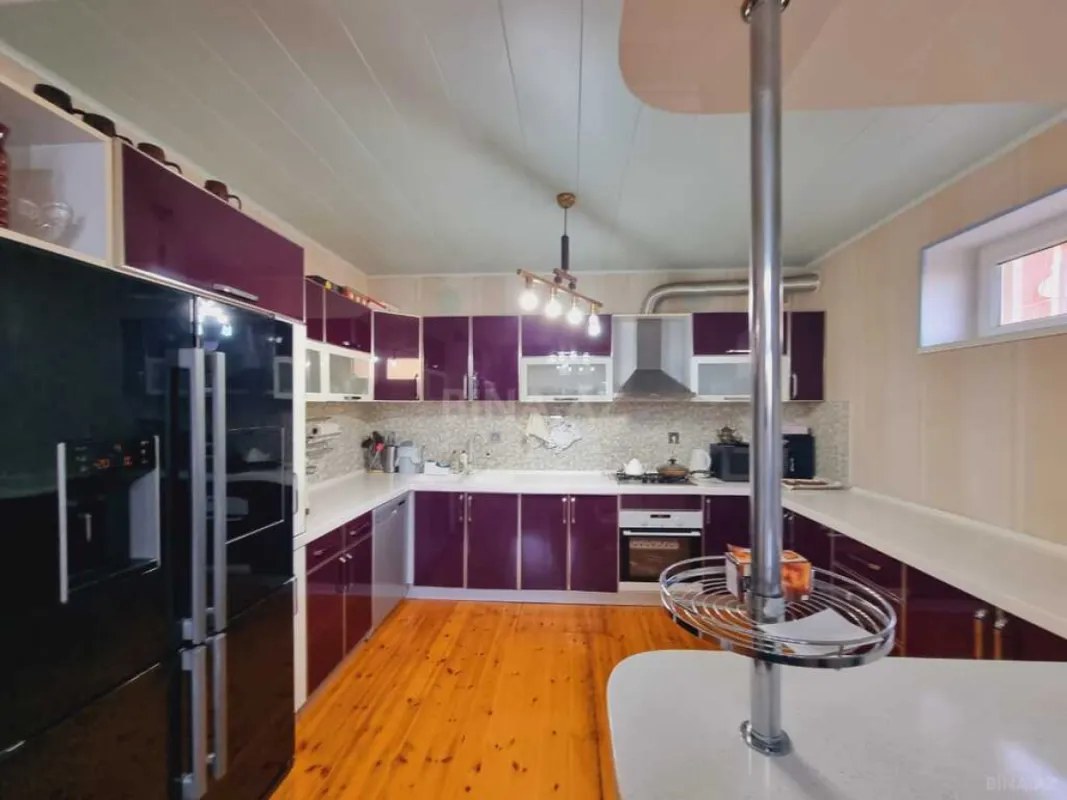 Satılır 6 otaqlı həyət evi 210 m²