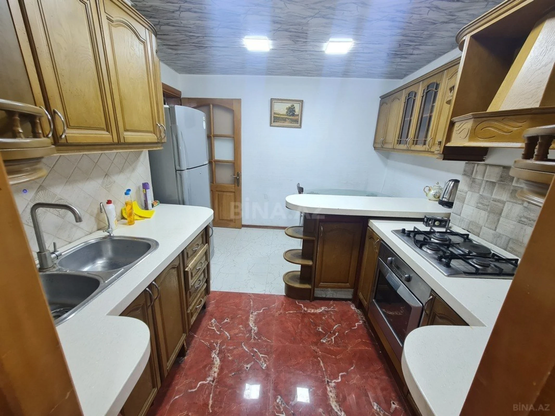 Kirayə verilir 3 otaqlı mənzil 111 m²