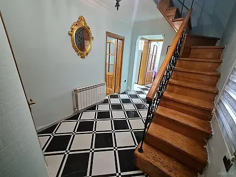 Kirayə verilir 3 otaqlı mənzil 111 m²