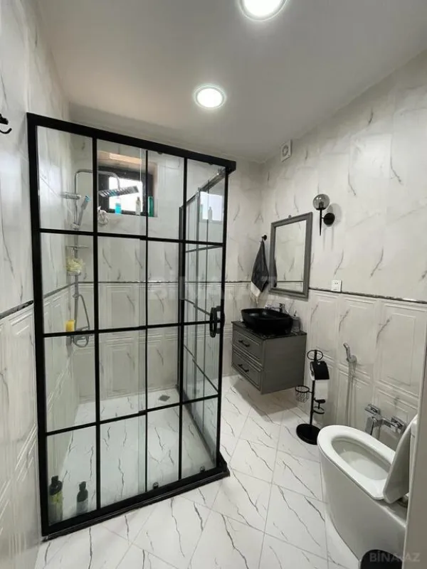 Satılır 5 otaqlı həyət evi 250 m²