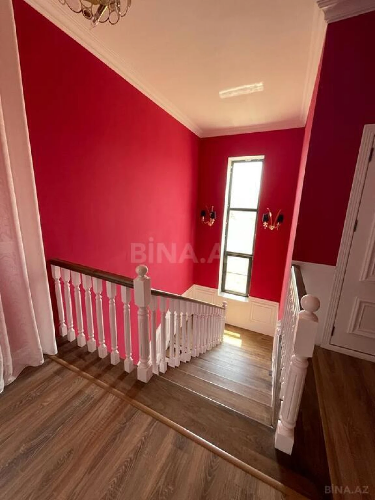 Satılır 5 otaqlı həyət evi 250 m²