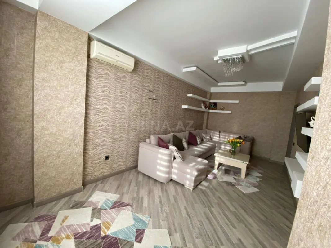 Satılır 2 otaqlı mənzil 80 m²