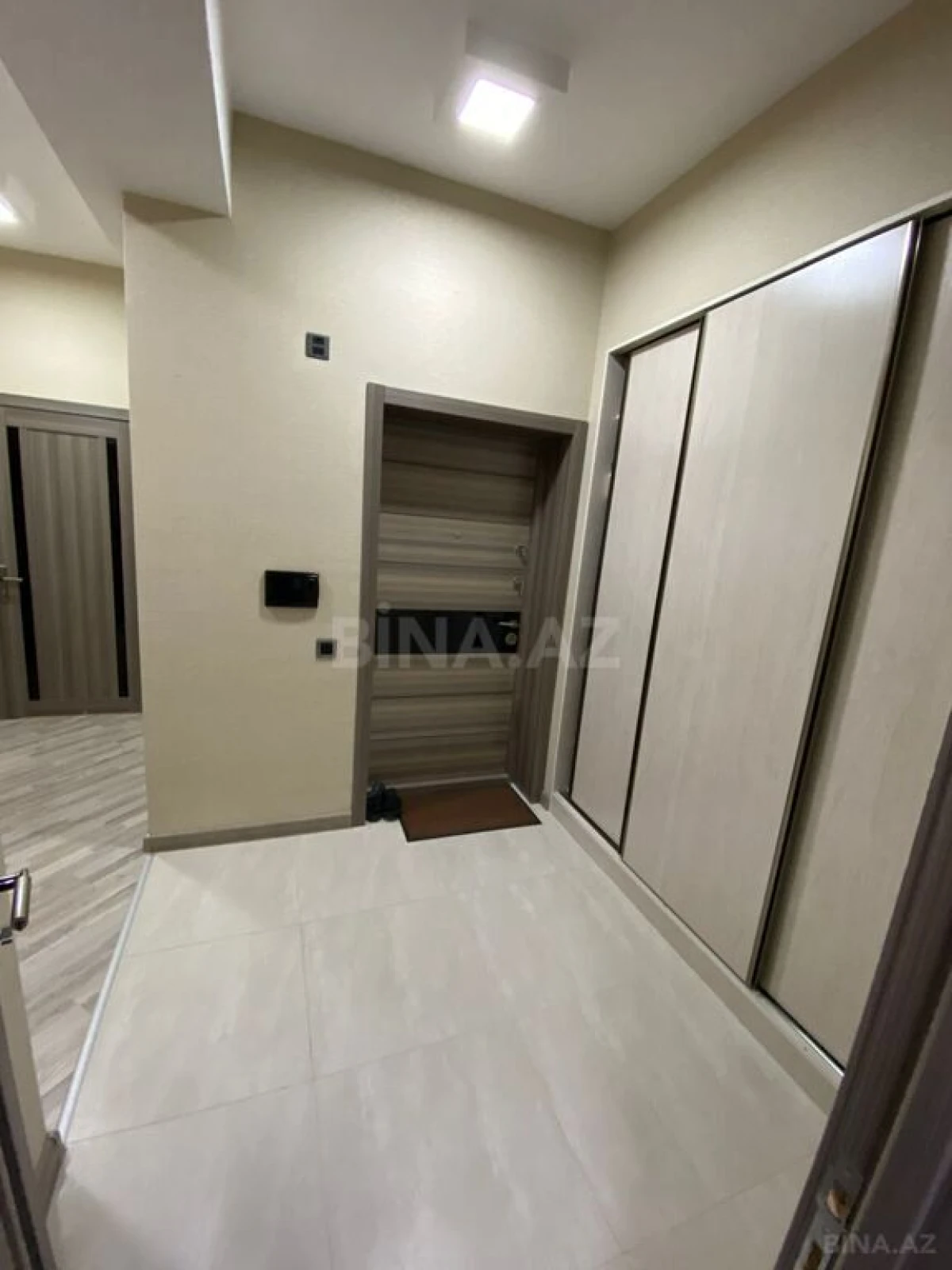 Satılır 2 otaqlı mənzil 80 m²