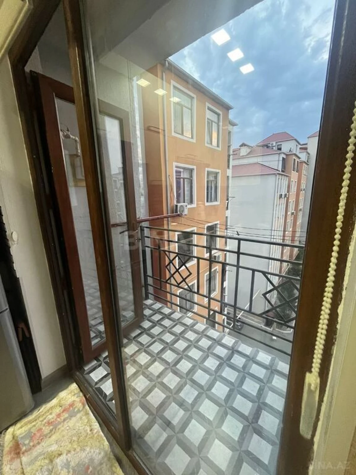 Satılır 2 otaqlı mənzil 80 m²