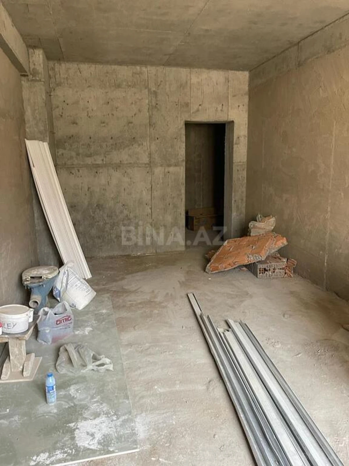 Satılır 1 otaqlı mənzil 66 m²