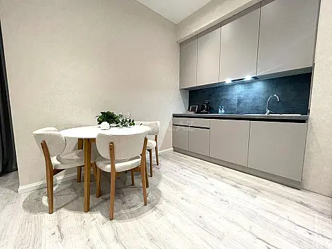 Kirayə verilir 2 otaqlı mənzil 65 m²