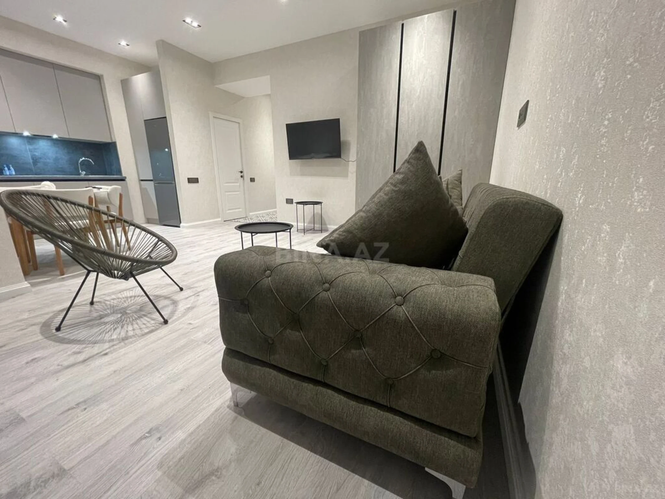 Kirayə verilir 2 otaqlı mənzil 65 m²