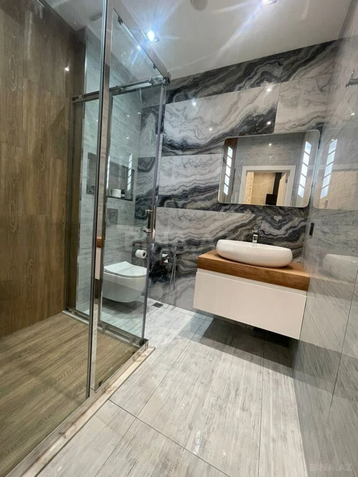 Kirayə verilir 2 otaqlı mənzil 60 m²