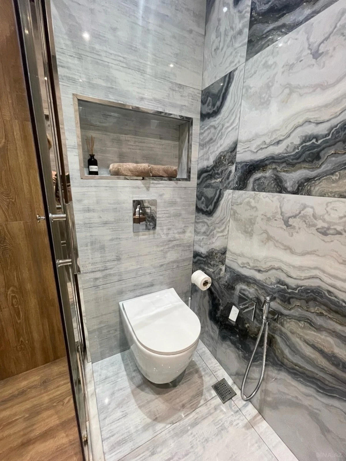 Kirayə verilir 2 otaqlı mənzil 60 m²