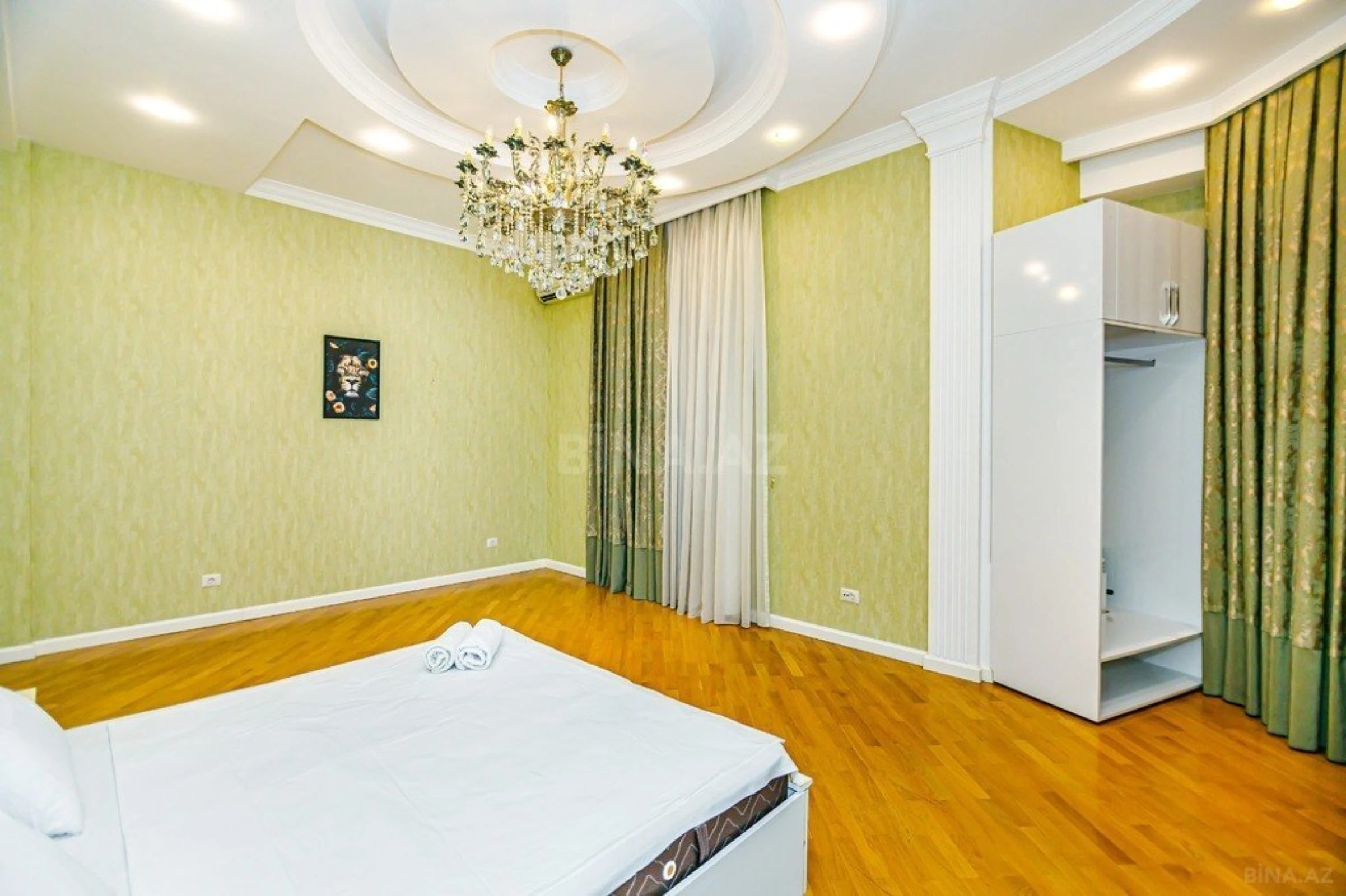 Kirayə verilir 3 otaqlı mənzil 245 m²