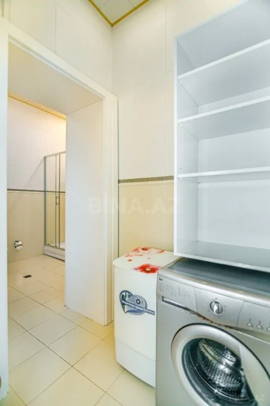 Kirayə verilir 3 otaqlı mənzil 245 m²