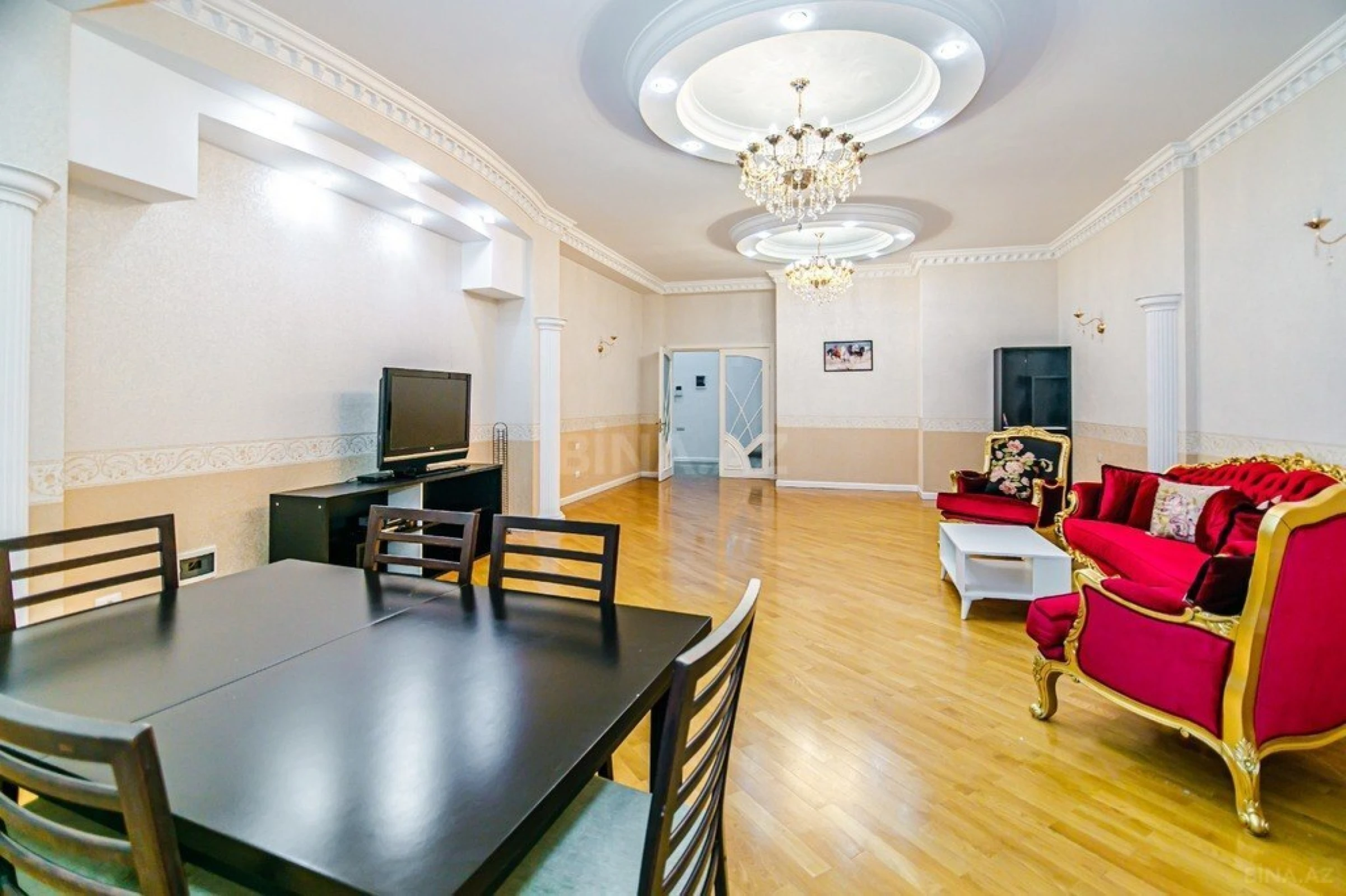 Kirayə verilir 3 otaqlı mənzil 245 m²