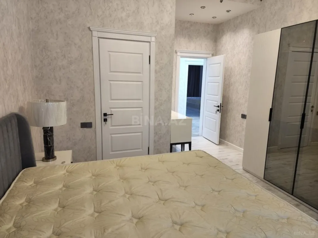 Satılır 4 otaqlı həyət evi 180 m²