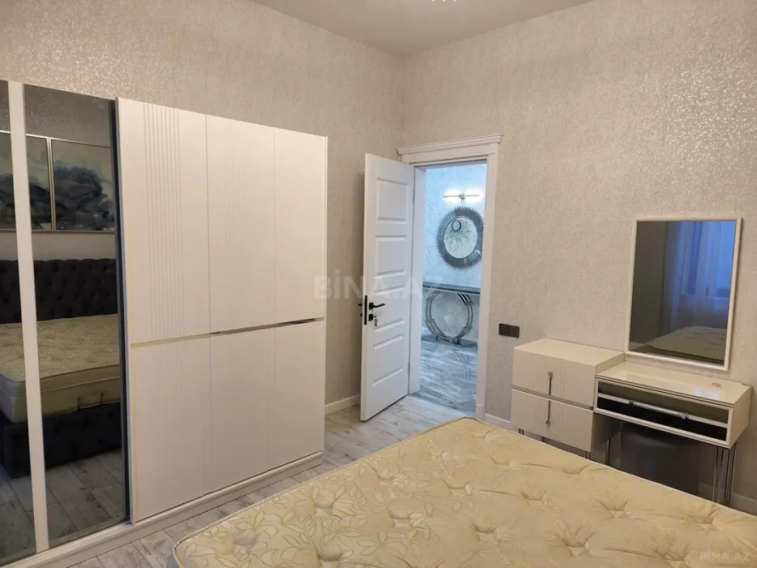 Satılır 4 otaqlı həyət evi 180 m²