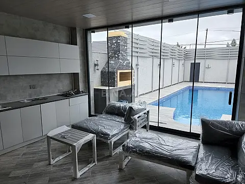 Satılır 4 otaqlı həyət evi 180 m²