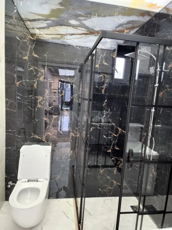 Satılır 4 otaqlı həyət evi 180 m²