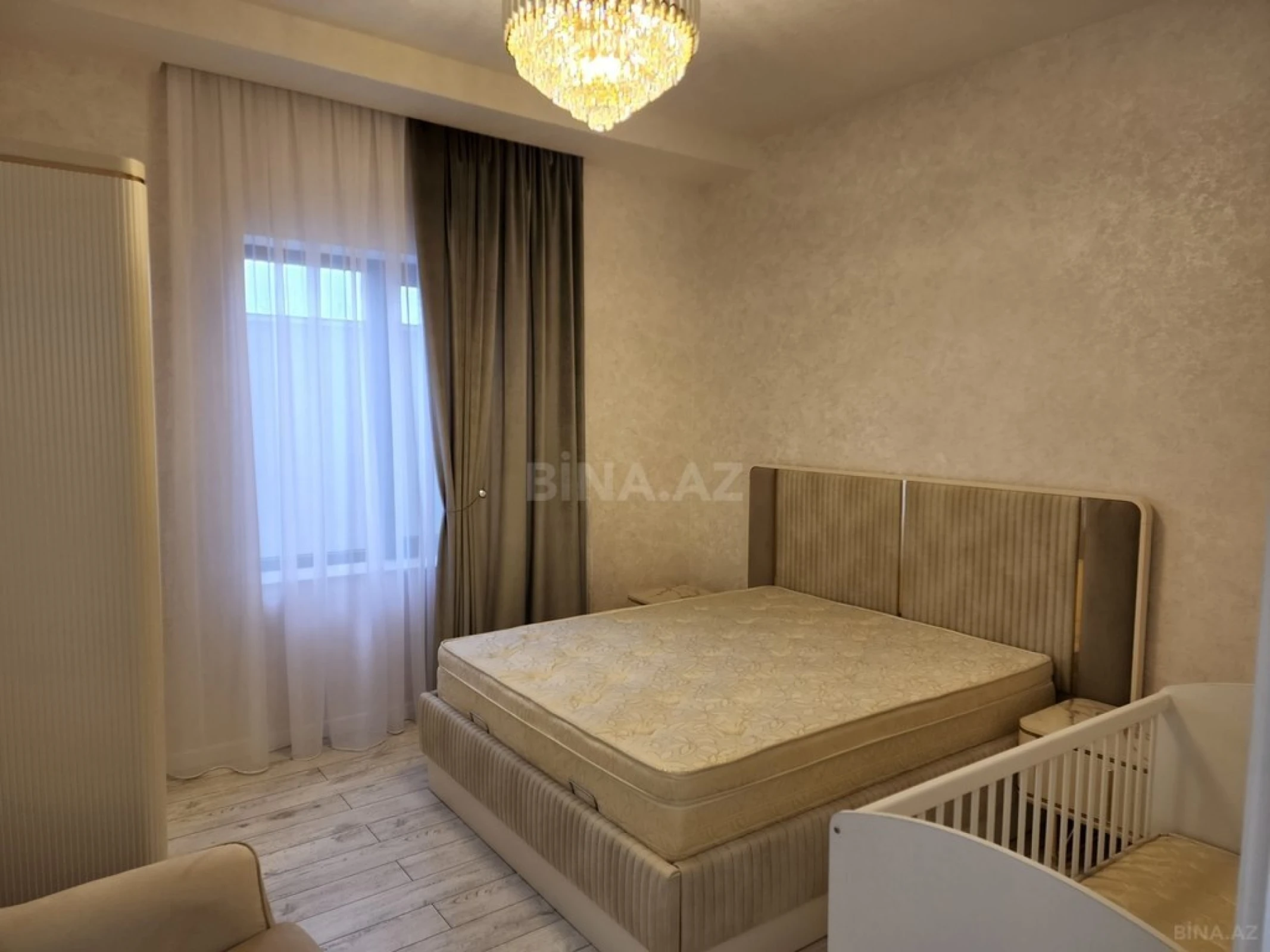 Satılır 4 otaqlı həyət evi 180 m²