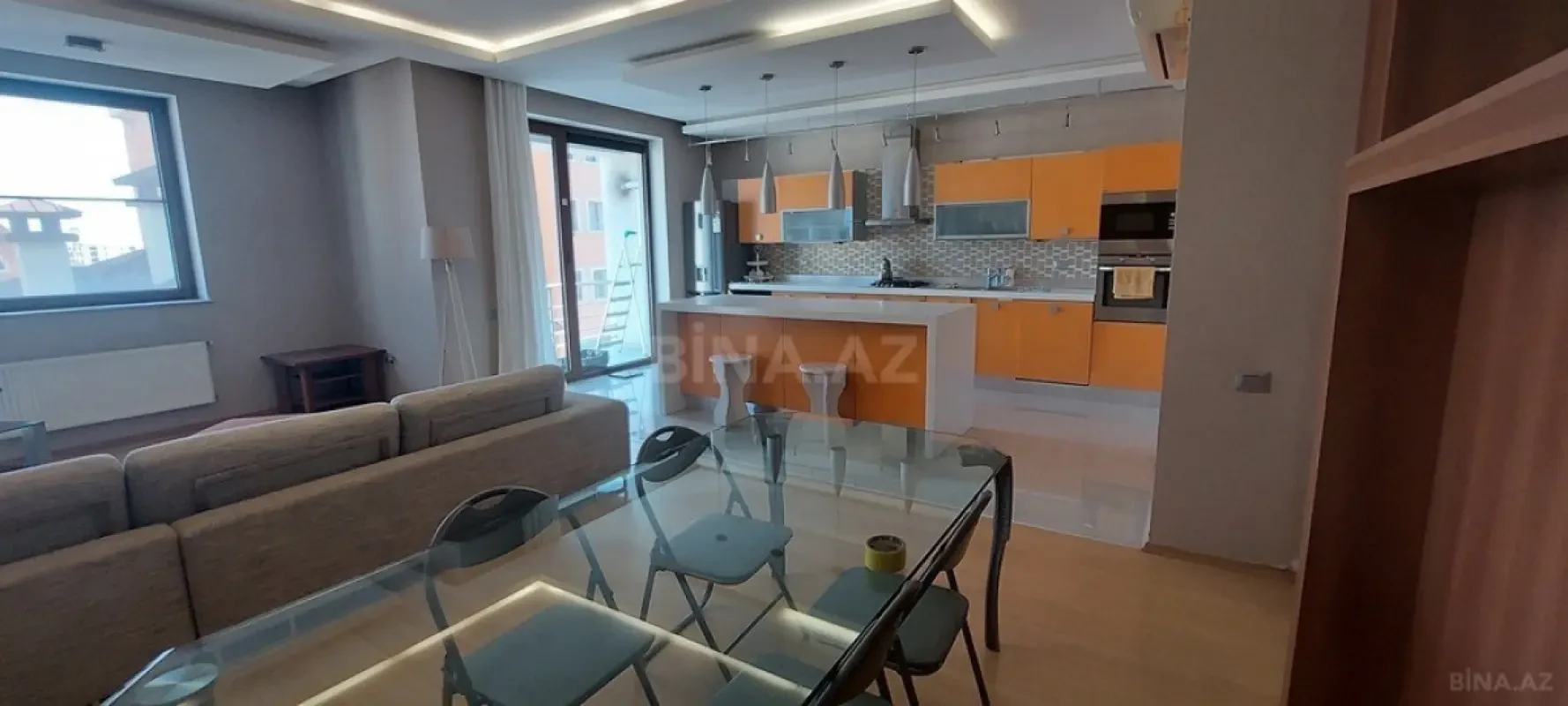 Kirayə verilir 3 otaqlı mənzil 130 m²