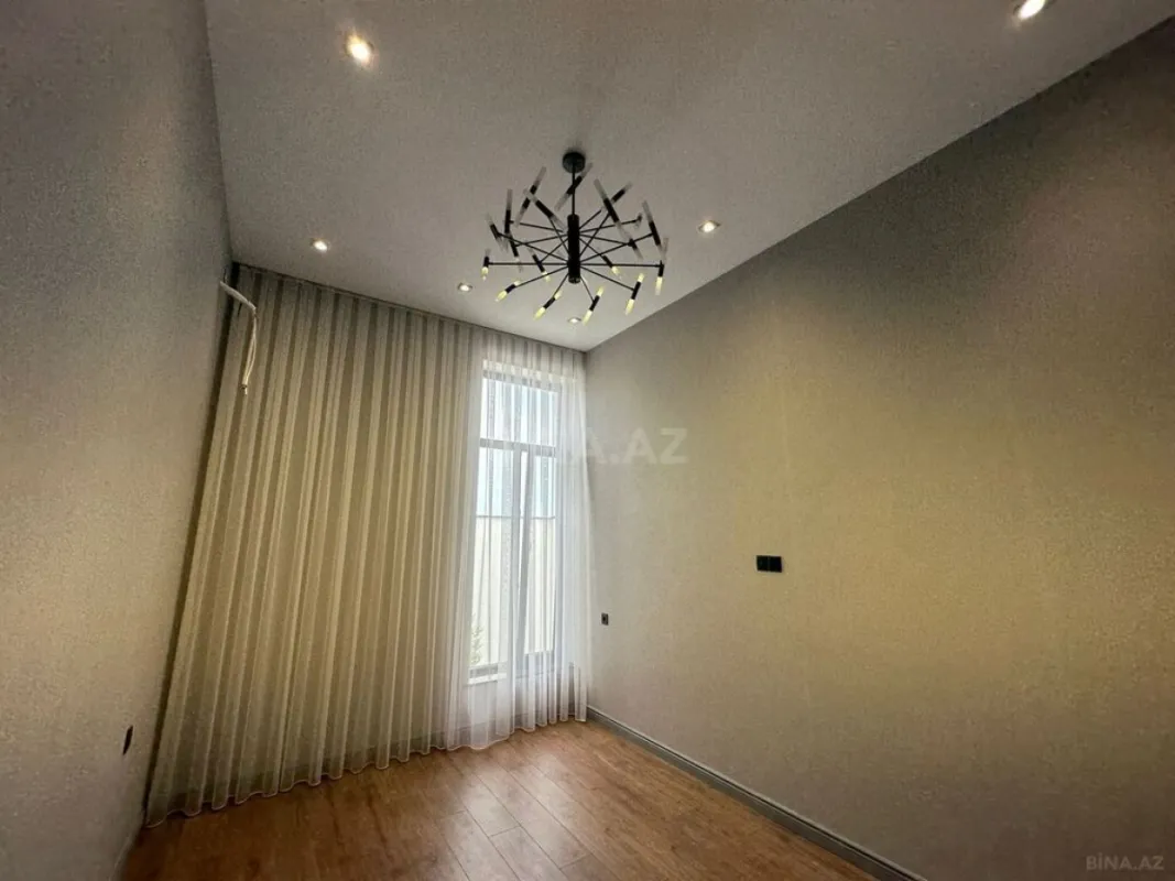 Satılır 5 otaqlı həyət evi 400 m²