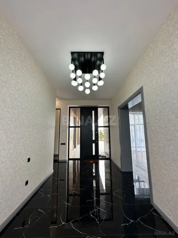 Satılır 5 otaqlı həyət evi 400 m²