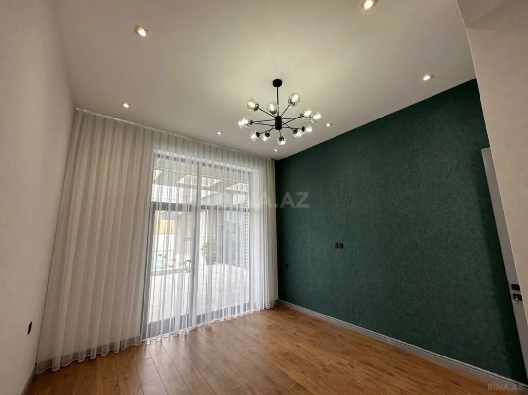 Satılır 5 otaqlı həyət evi 400 m²