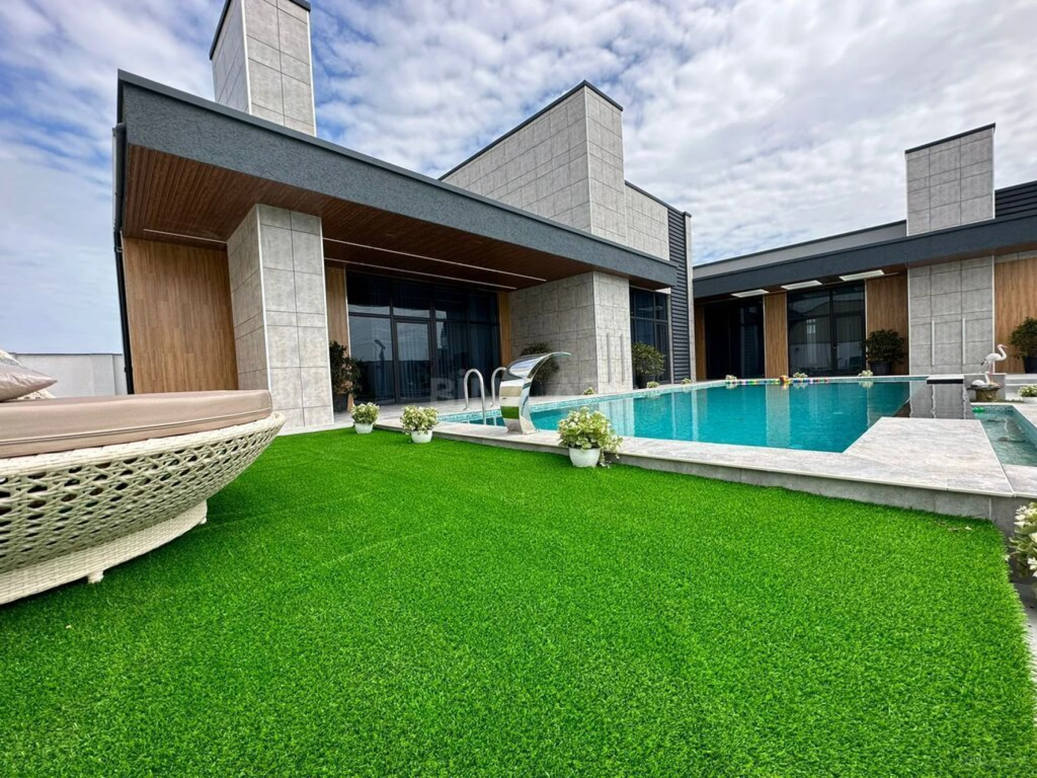 Satılır 5 otaqlı həyət evi 400 m²